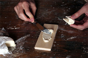 チーズのみで板を接着する実験